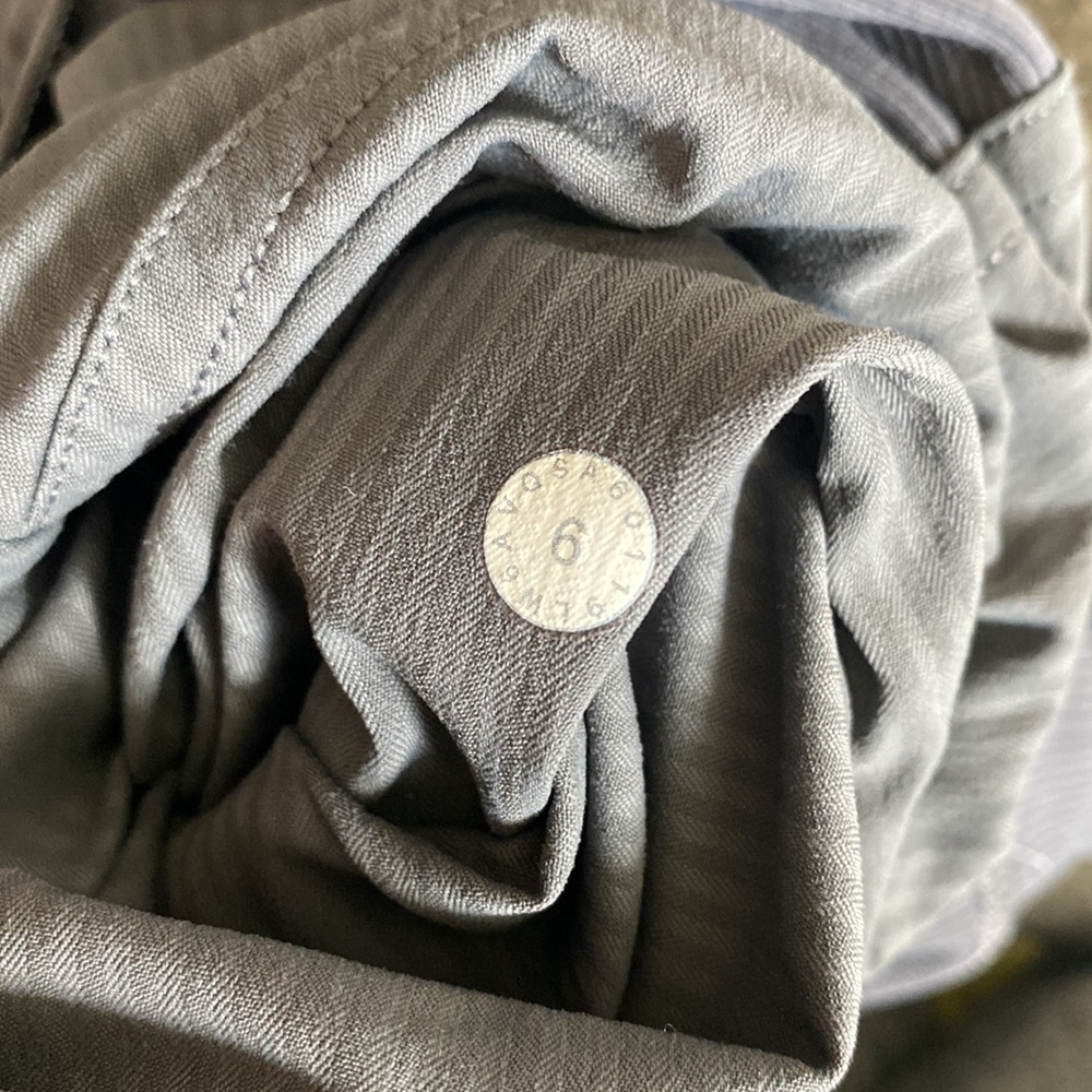 Lululemon dance studio crop size 6 - Picture 9 of 10